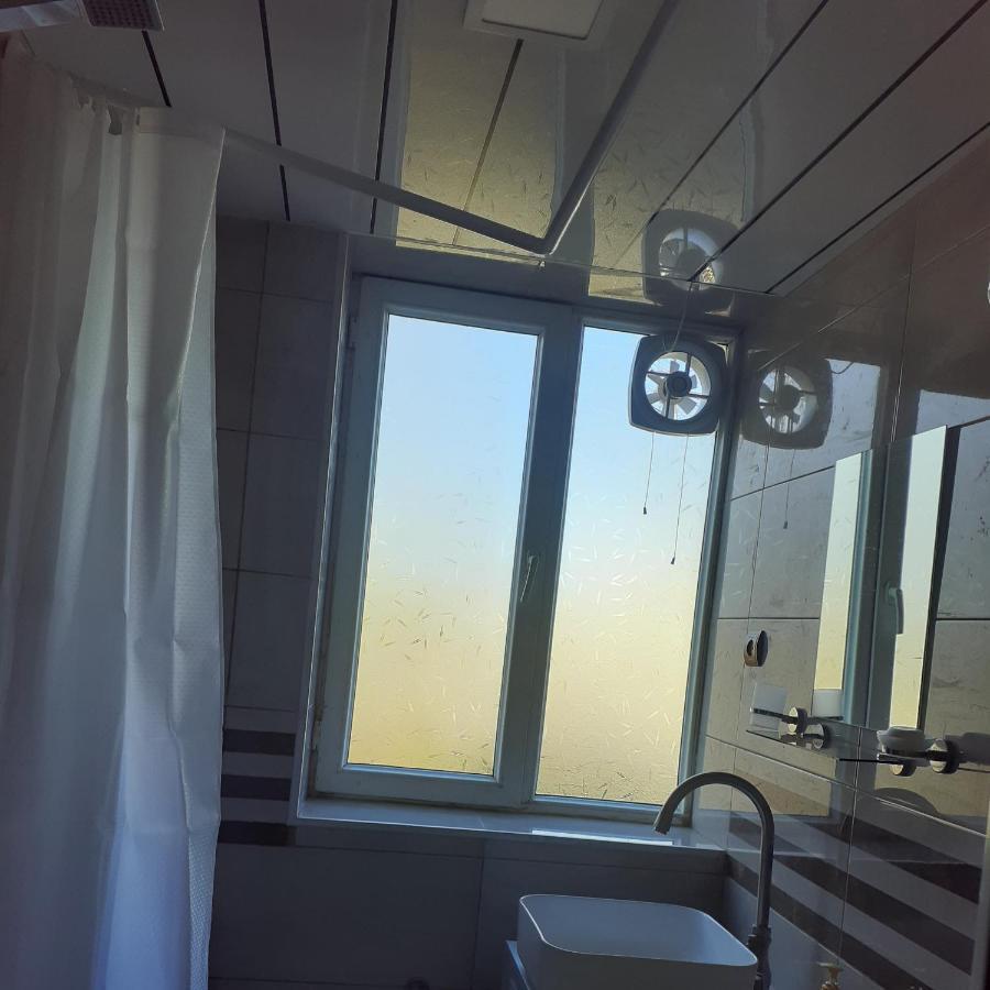 Boutique Hotel Pʼotʼi Bagian luar foto