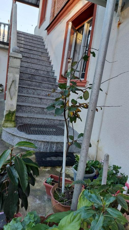 Boutique Hotel Pʼotʼi Bagian luar foto