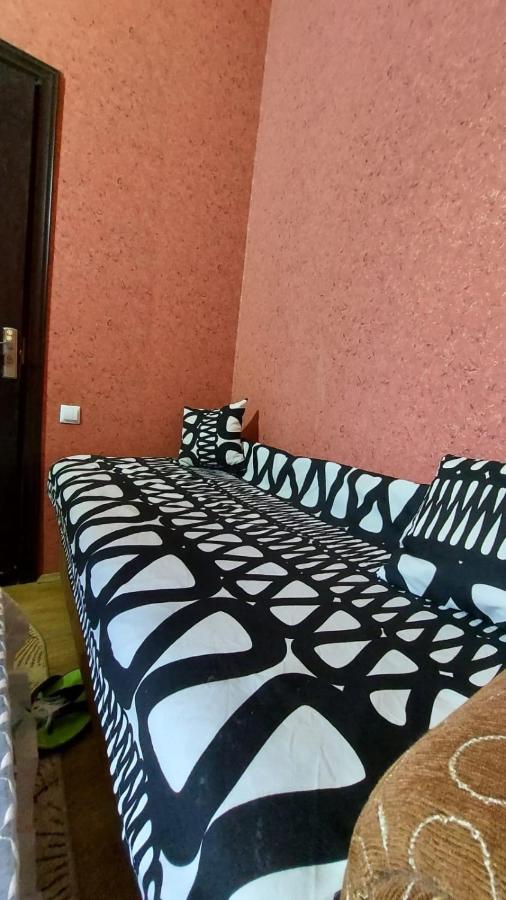 Boutique Hotel Pʼotʼi Bagian luar foto